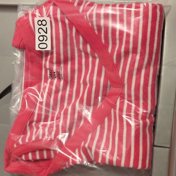 Gap Women's Tank Top - Picture 11 of 11